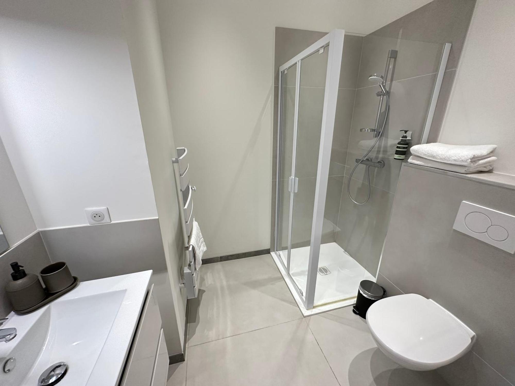 Maison de Ville de 6 Chambres tout confort Inclus à Cannes Extérieur photo